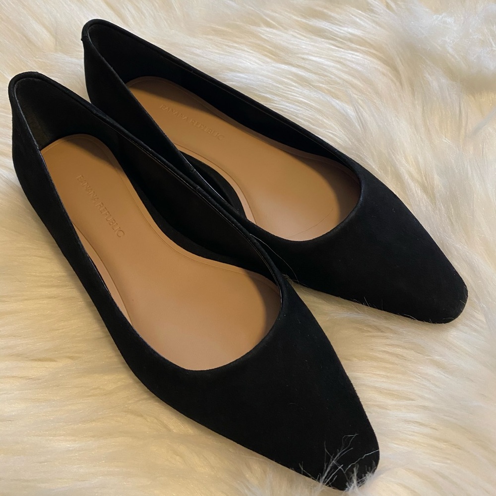 BR Leather pointed-toe Flat